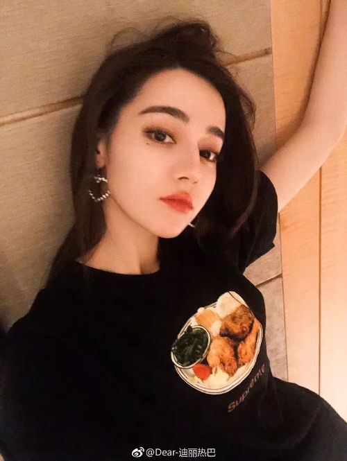 刘亦菲迪丽热巴热聊，两大美女互动引关注