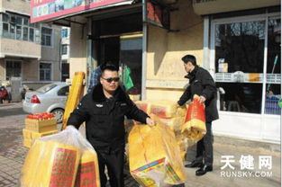 执法人员制止违规烧纸场景