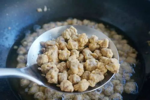 一颗颗饱满的花生米