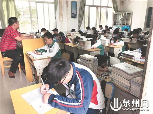 中小学生午休课桌椅有了‘国标’，新学期将更舒适！