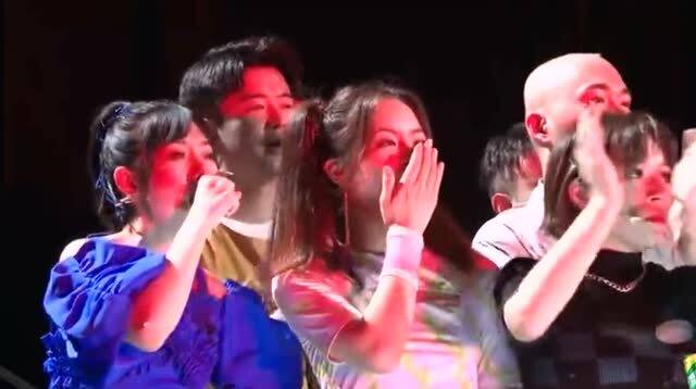 现场观众激动瞬间