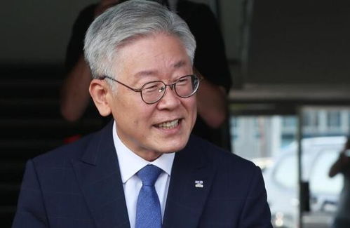 李在明发表批评言论场景