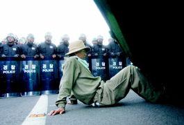 韩国民众街头抗议