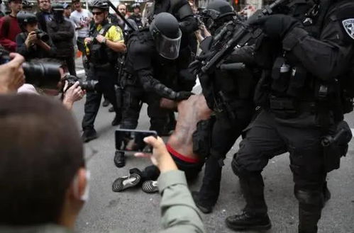 示威者被逮捕画面