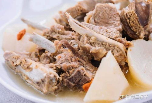 女子吐槽羊排肥肉多竟遭起诉，背后真相令人咋舌！