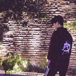 女生接退伍男友，男友目光瞬间被点亮