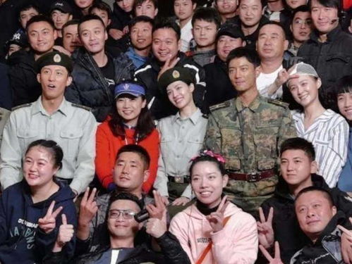 《日挂中天》剧组合照