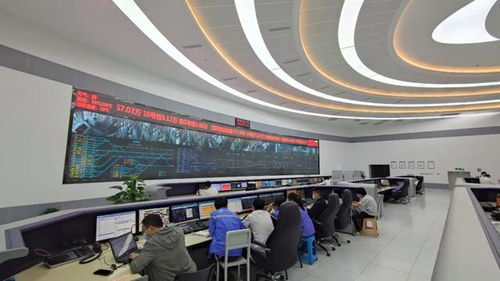 地铁9号线车厢很挤