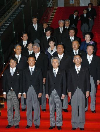 石破茂辞职后的三位可能继任者分析