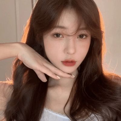 知心姐认真工作的样子