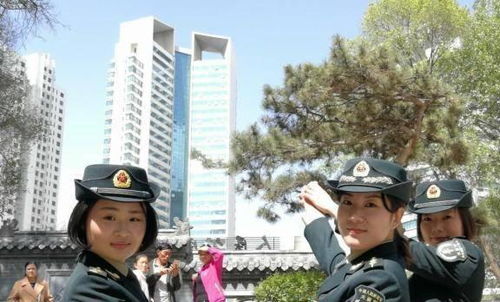 阅兵仪式上帅气的转头杀，迷倒一大片！