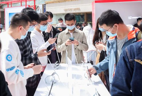 消费者排队购机