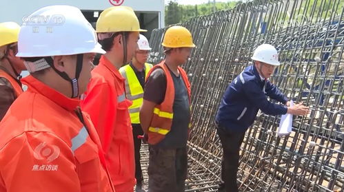 中国工程师在国外工地现场指导