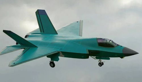 歼-35登机画面震撼曝光！自带小梯子超酷炫