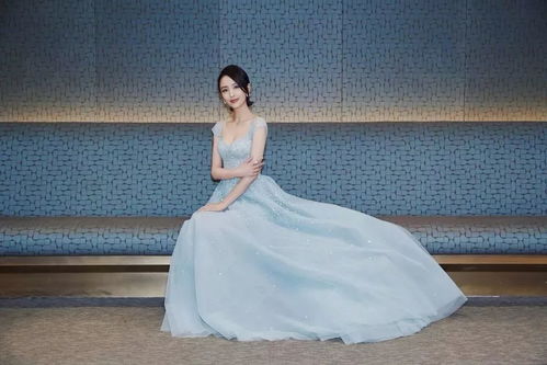 佟丽娅霸气澄清合照非朵朵，真相究竟为何？