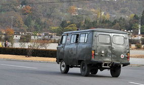 朝鲜平壤街头的人们