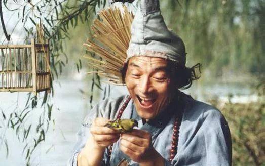 92岁游本昌回应入住养老院及子女不孝传闻：人在哪哪就是家