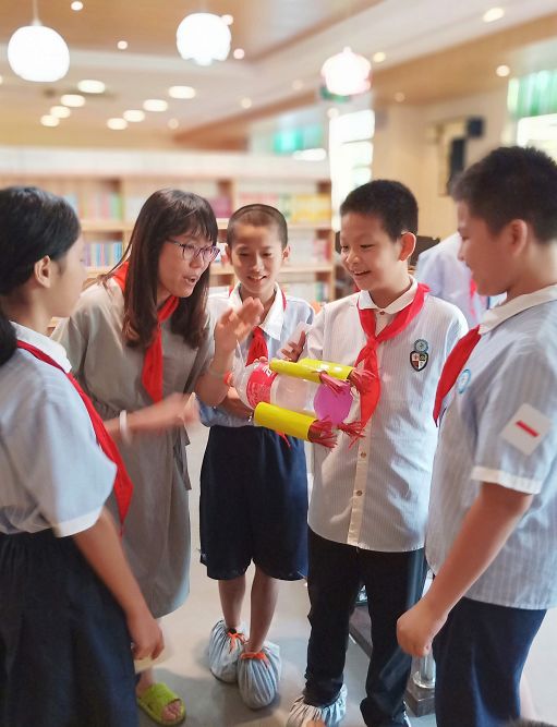 队员们满怀希望前行