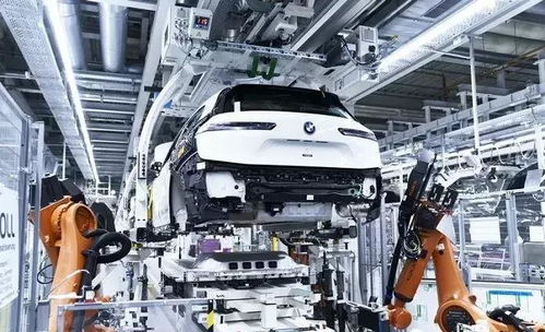 齐普策眼中的宝马：百年历史助力新世代造车