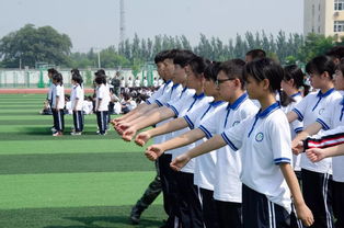 高校军训新生齐呼‘祖国万岁’，热血青春点燃爱国情怀