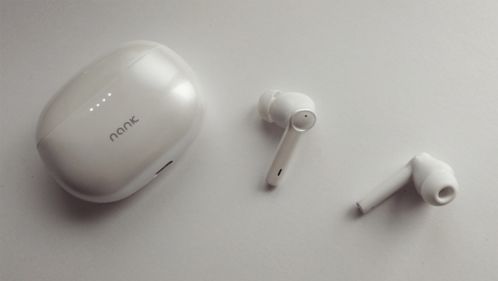 小巧精致的耳机外观