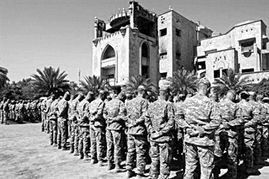 使馆安保人员巡逻