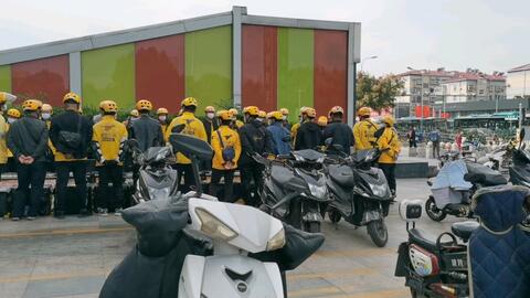 阿里美团战火重燃！商业巨头间的激烈角逐