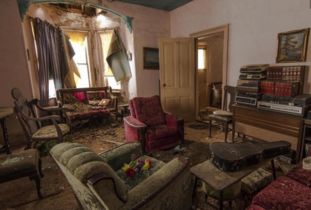 受损的房屋墙壁