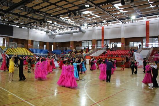 吧友交流互动场景