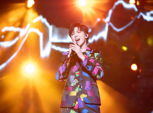 刘宇宁登8月沸点榜一，演唱会挥泪背后的感人故事