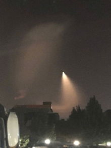 福建夜空不明飞行物目击现场模拟图