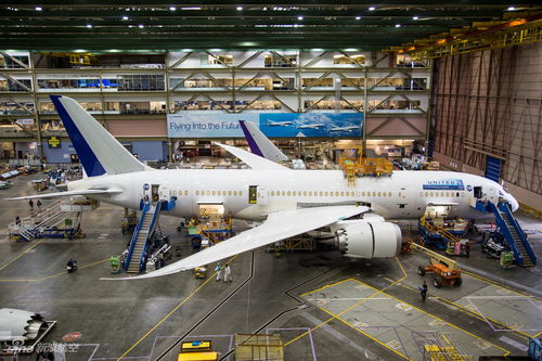 飞机制造工厂内部