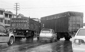 货车司机途经河南备胎丢失？真相大起底！