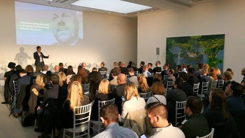 人们讨论购机场景