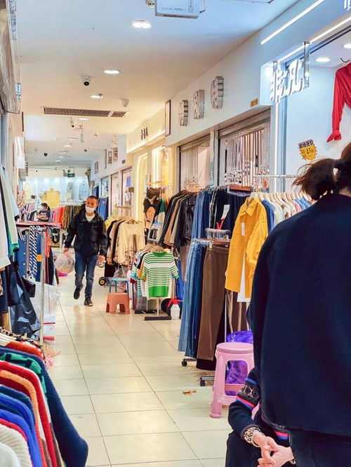 烧烤店凌晨2点客人满座，老板竟在睡觉？！