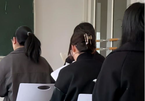 开学‘发型令’引发争议，专家纷纷表态