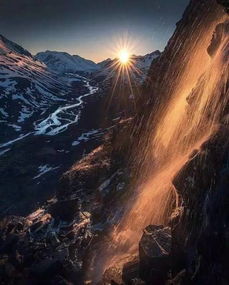 主角们立于高山之巅