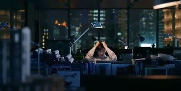 Ta在夜晚写着东西