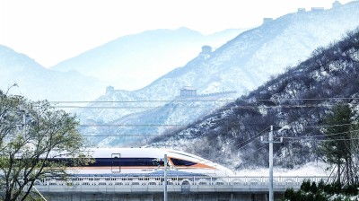 新疆七十年：那片土地的岁月变迁