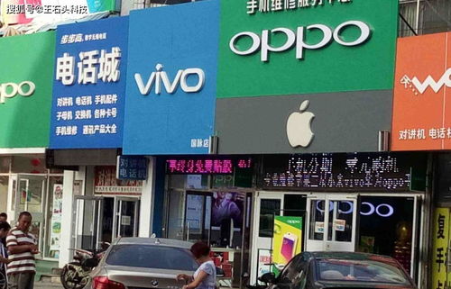 消费者前往实体店购买iPhone