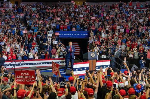 特朗普现身活动，右脸异常下垂似昏昏欲睡引关注