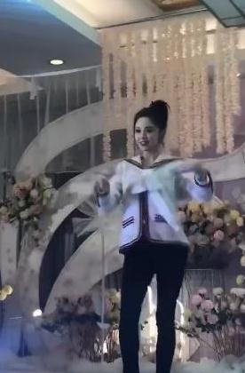 新疆婚礼上的惊喜！大叔惊艳众人，丝滑舞步燃爆全场