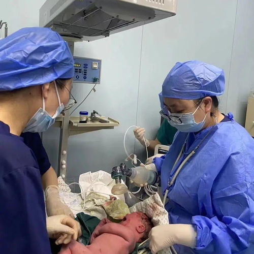 震惊！月嫂喂奶失误致新生儿窒息，月子中心竟如此回应