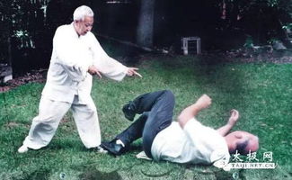 钟南山提醒：老年人别盲目追‘老来瘦’，健康才是王道！