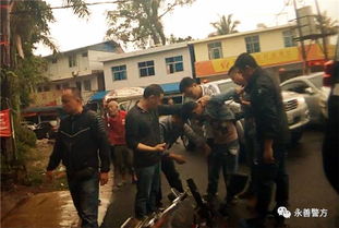 警方追捕现场图
