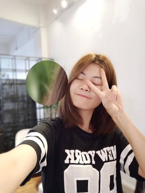 iPhone17 Pro拍摄的人物虚化照片