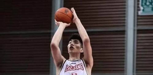 余嘉豪西乙季前赛再创佳绩，第二场轰下17分！