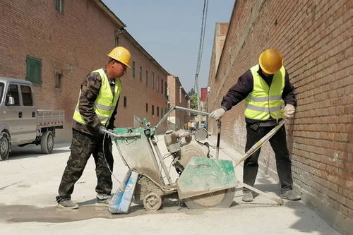 工人施工改造场景