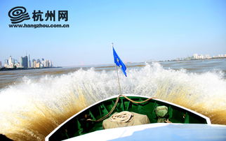 大潮过后平静的江面