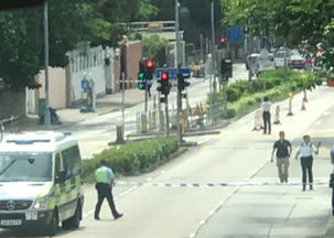 警方通报女子被陌生男子摸头，背后真相令人咋舌！